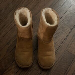 Classic Chestnut Uggs Boots 8